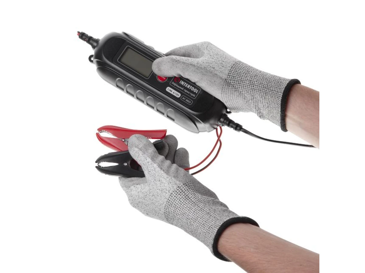 Зарядное устройство 6/12 В, 0.8/3.8 А, 230 В, зимний режим зарядки, дисплей, максимальная емкость заряжаемого аккумулятора 1.2-120 А/ч INTERTOOL AT-3023 