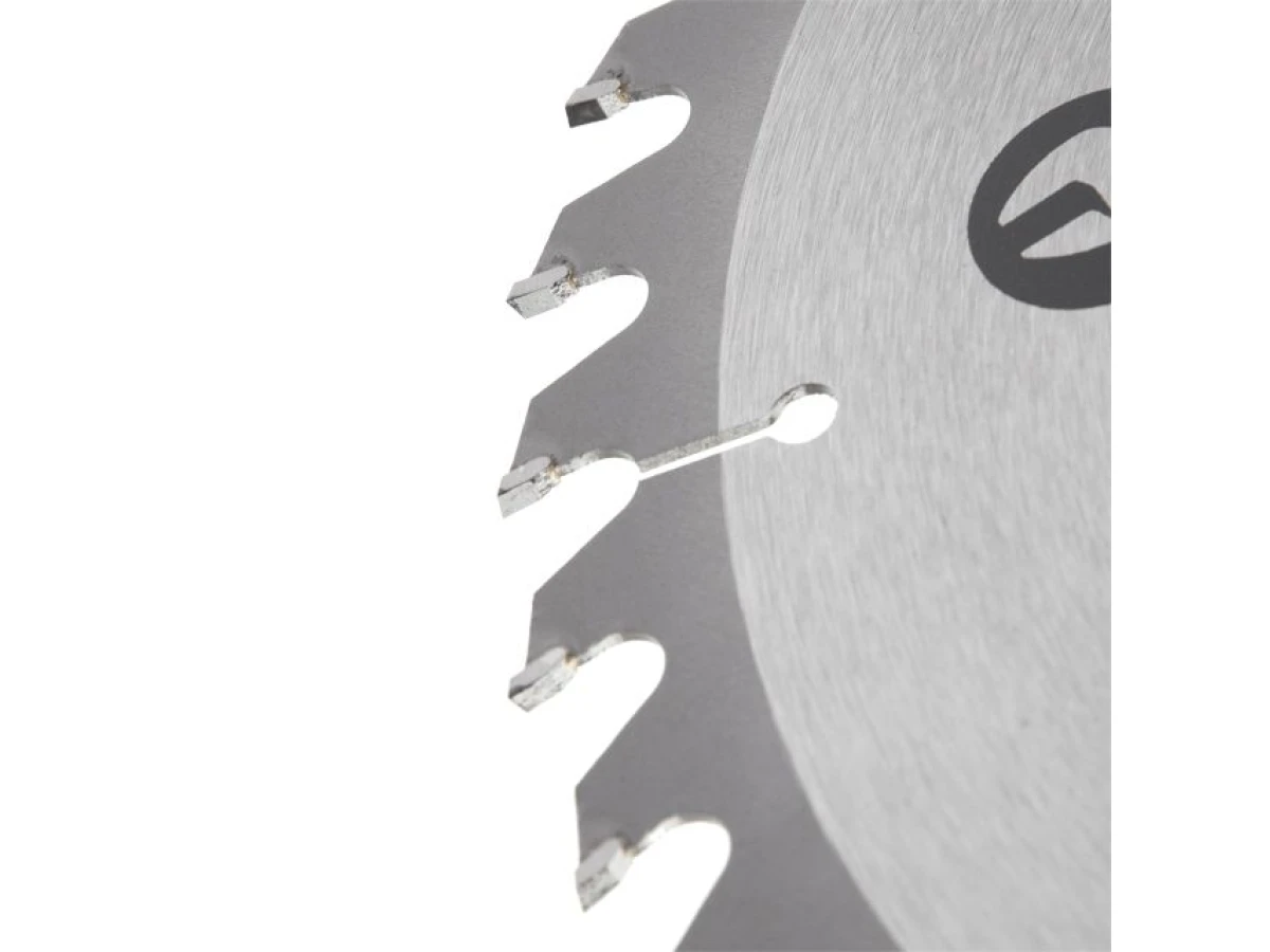 Диск пиляльний по деревині із твердосплавними напайками 230*30*1.6 мм, 40 зубів, 6000 об/хв. INTERTOOL CT-3046 