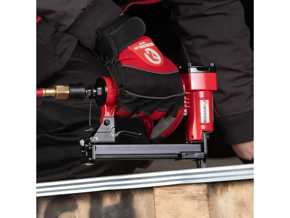 Степлер пневматичний для скоби 12.80*16 мм INTERTOOL PT-1610 