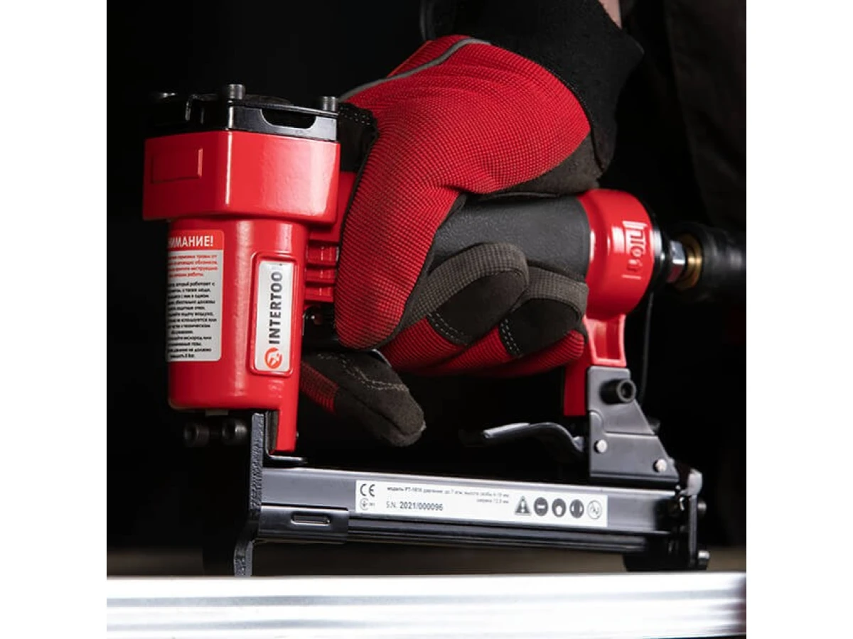 Степлер пневматичний для скоби 12.80*16 мм INTERTOOL PT-1610 