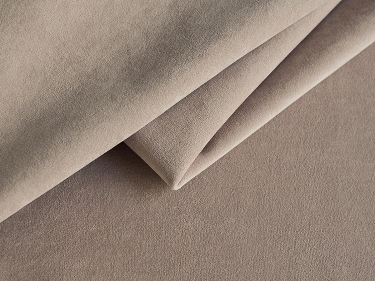 Nessi (Нессі) 04 Zephyr 