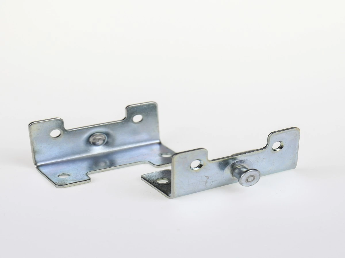 Зачіп меблевий шарнір (кронштейн) 