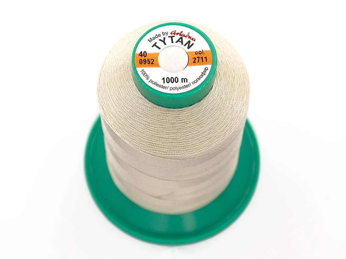 Tytan (Титан) 40(1000м) колір №2711 - слонова кістка 