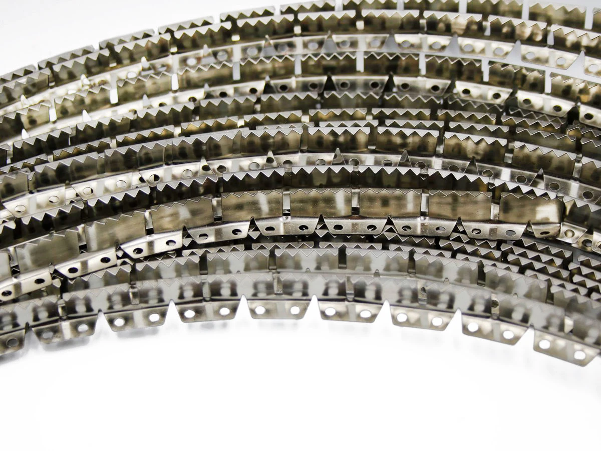 Стрічка металева для потайного шва 