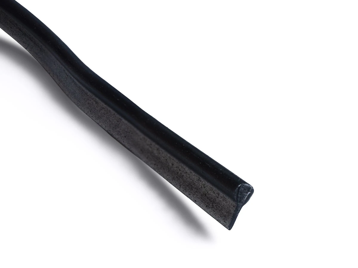 Кант 4 мм чорний 