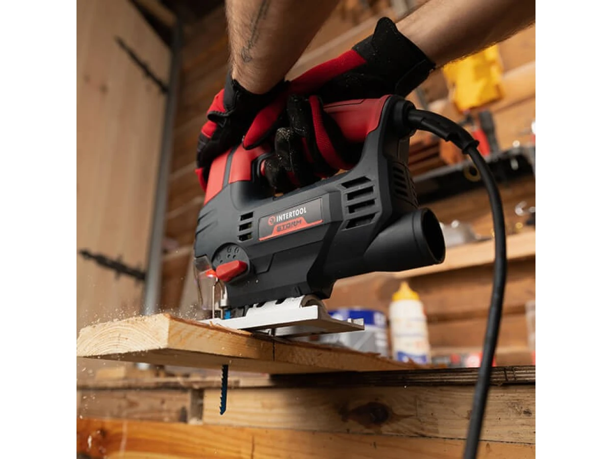 Электролобзик 810 Вт, 800-2900 ход/мин, бесключевой патрон, макс. гл. распила 80 мм, алюминиевая платформа, led-подсветка INTERTOOL WT-0490 