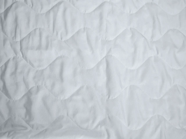 Матрацна тканина (мікрофібра, стьобана, біла, 60 синтепон) 