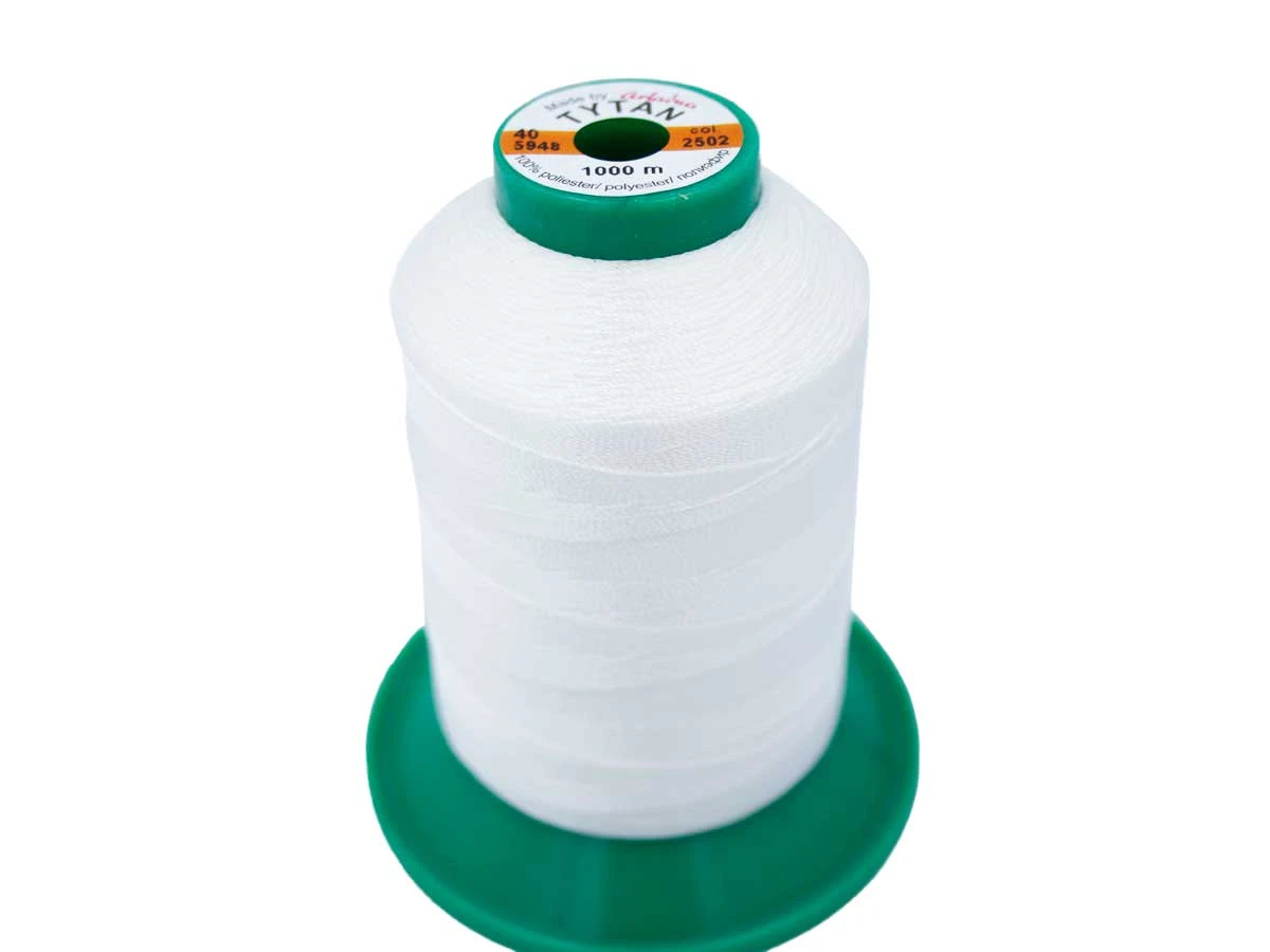 Tytan (Титан) 40(1000м) колір №2502 - білий холодний 