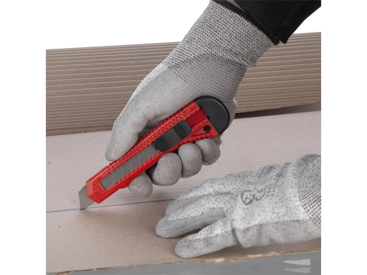 Ніж прорізний з відламним лезом 18 мм INTERTOOL HT-0500 