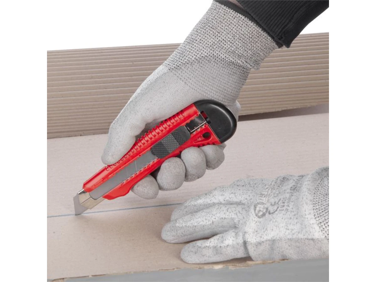 Ніж прорізний посилений з відламним лезом 18 мм INTERTOOL HT-0501 