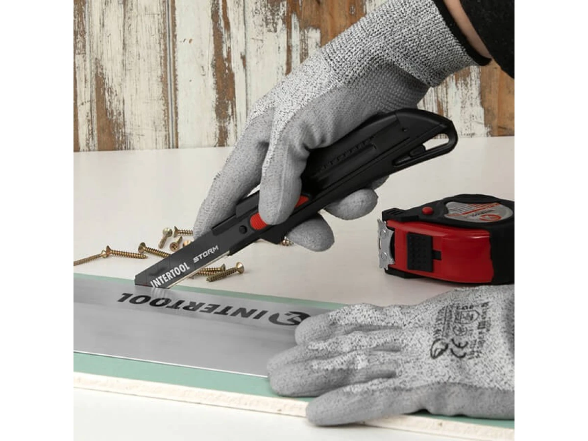 Нож сегментный мультифункциональный 18 мм, металлическая направляющая, Storm INTERTOOL HT-0537 