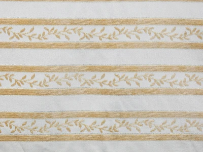 Карина крем смуга