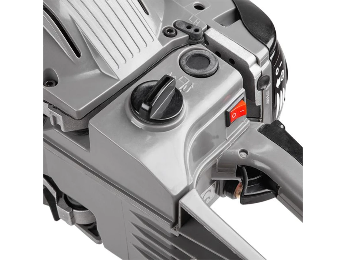 Бензопила ланцюгова 2.4 кВт., 52 см3, шина 45 см/18", шаг 0,325", мін/макс. 3200/11000 об/хв INTERTOOL DT-2208 