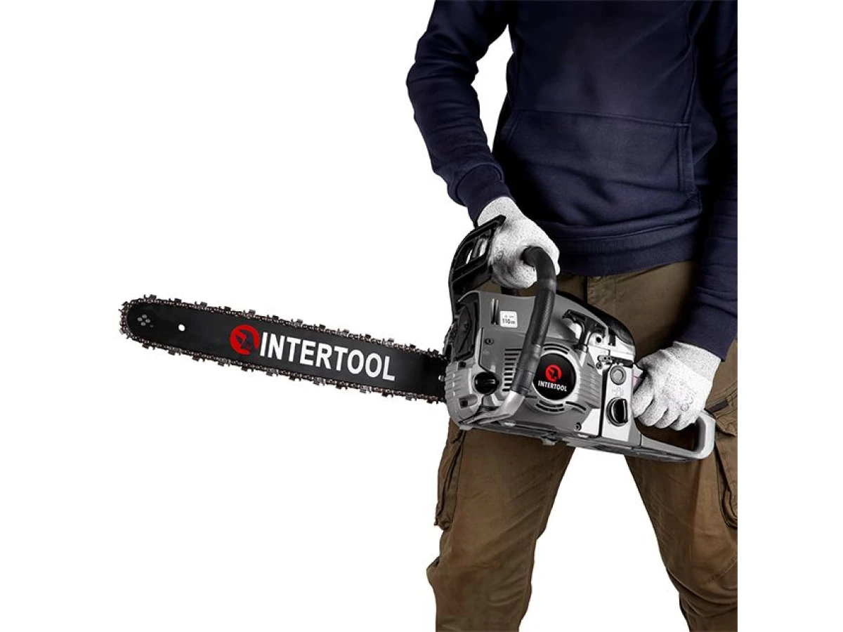 Бензопила ланцюгова 2.4 кВт., 52 см3, шина 45 см/18", шаг 0,325", мін/макс. 3200/11000 об/хв INTERTOOL DT-2208 
