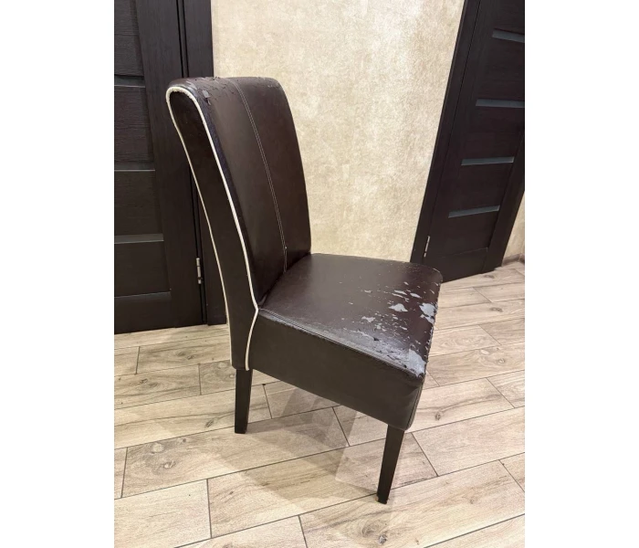 Перетяжка м'якого обіднього стільця з екошкіри