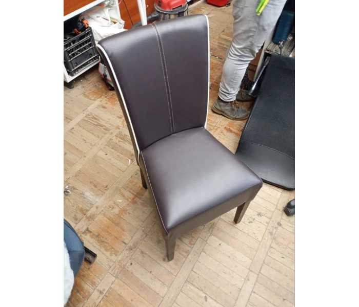 Перетяжка м'якого обіднього стільця з екошкіри