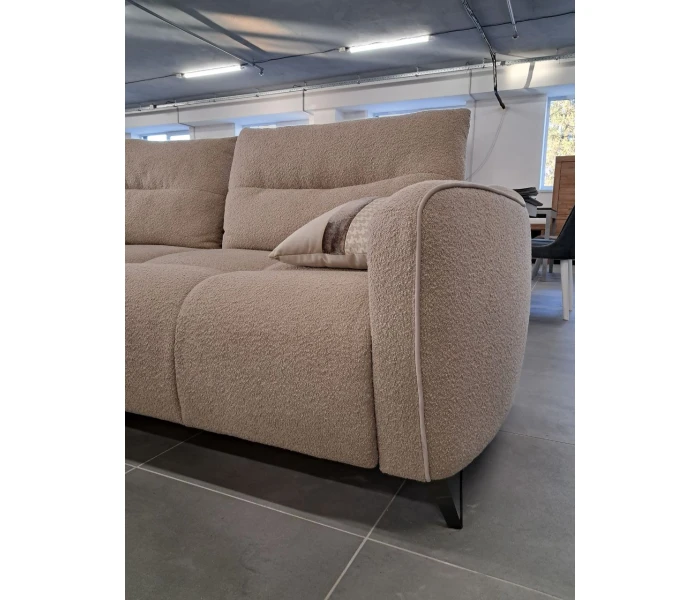 Кутовий диван для вітальні