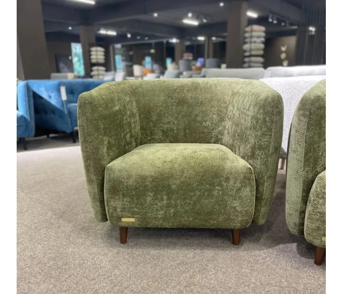 Набор для гостиной: диван-двойка и кресла с объёмным дизайном.