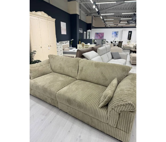 Диван в рубчик с мягкими подлокотниками