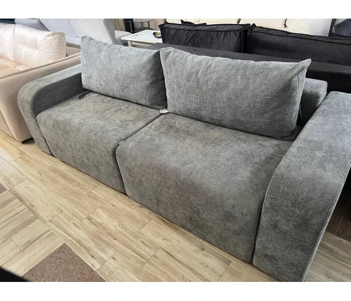 Сучасний прямий диван без виступаючих ніжок