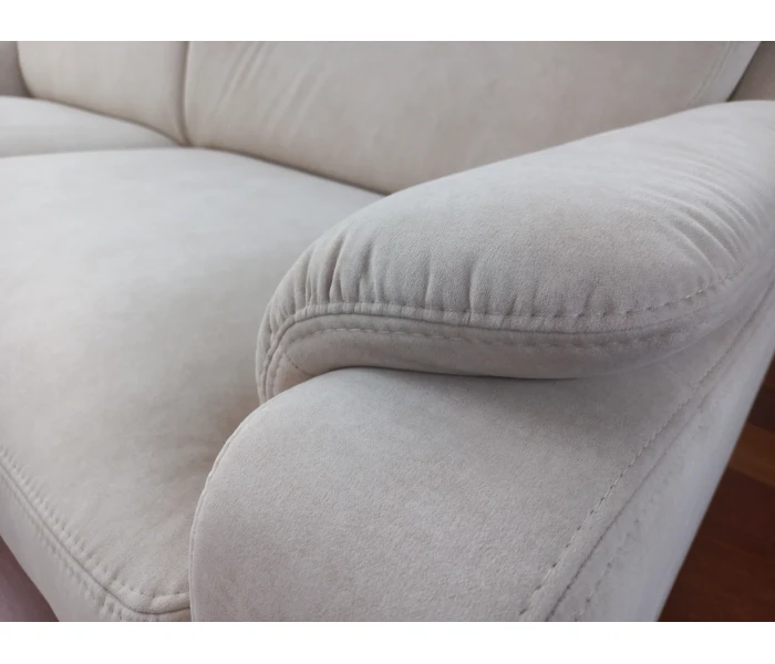 Комплект диван и кресло в светлом цвете