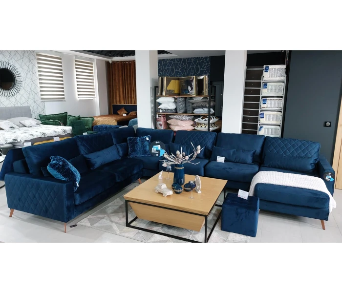 Диван-секція з низькими ніжками та пуфом