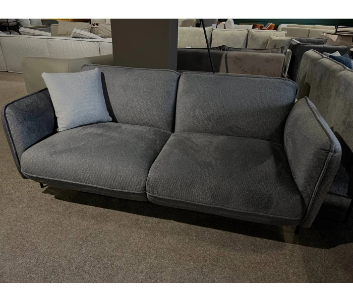 Двухместная серая софа, классический дизайн