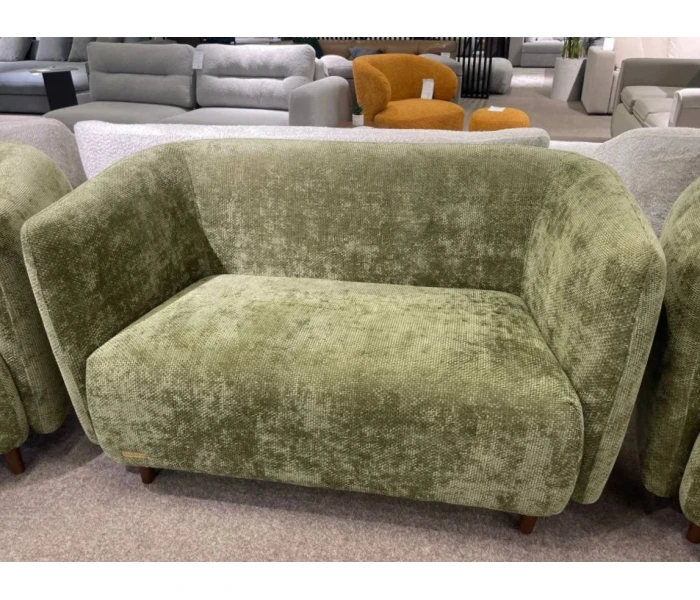 Набор для гостиной: диван-двойка и кресла с объёмным дизайном.