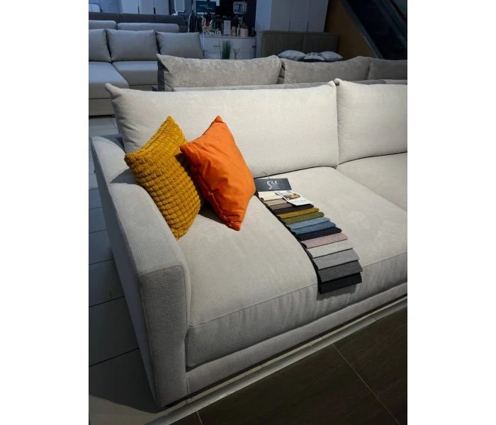 Великий модульний кутовий диван молочного кольору