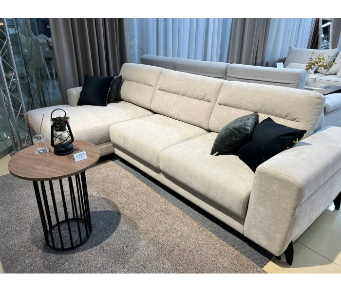 Кутовий диван з широким подовженим сидінням