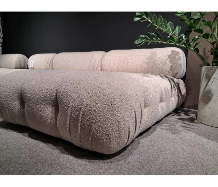 Диван-трансформер из объемных секций