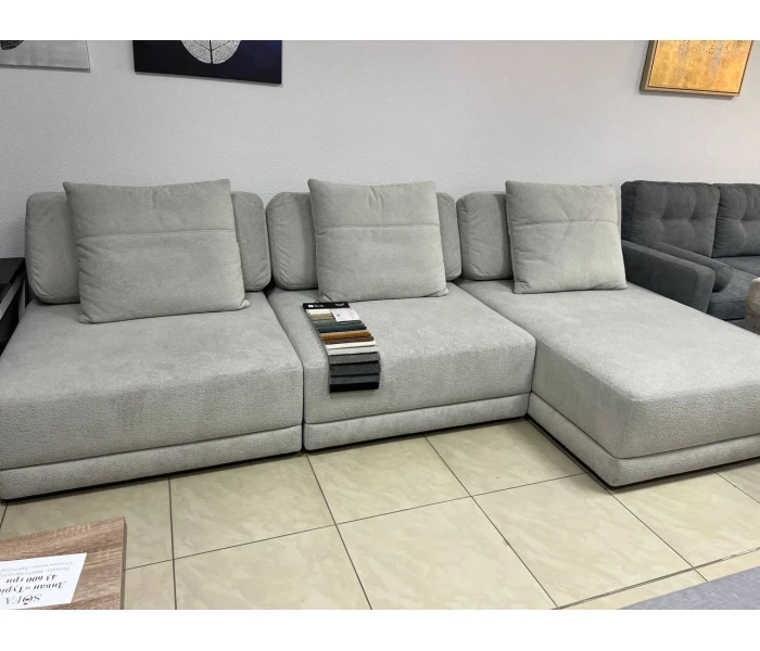 Світло-сірий диван-трансформер без підлокітників