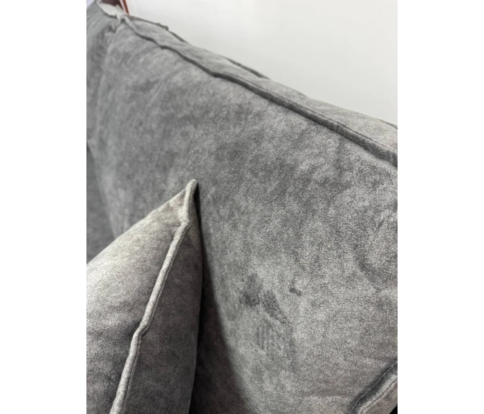 Прямий диван-ліжко з широким спальним місцем