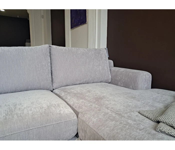 Кутовий диван із подовженою секцією