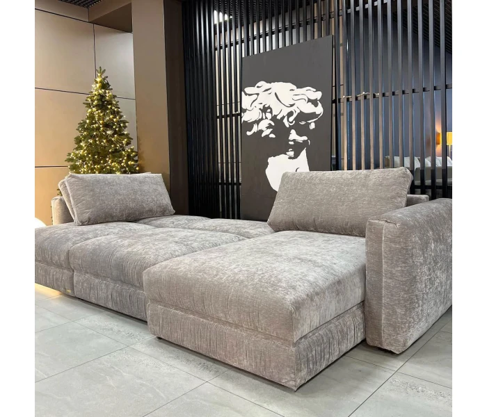 Комфортний кутовий диван із шеніловою текстурою