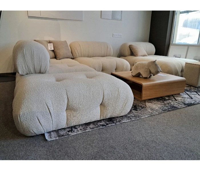 Багатосекційний диван з вільним компонуванням