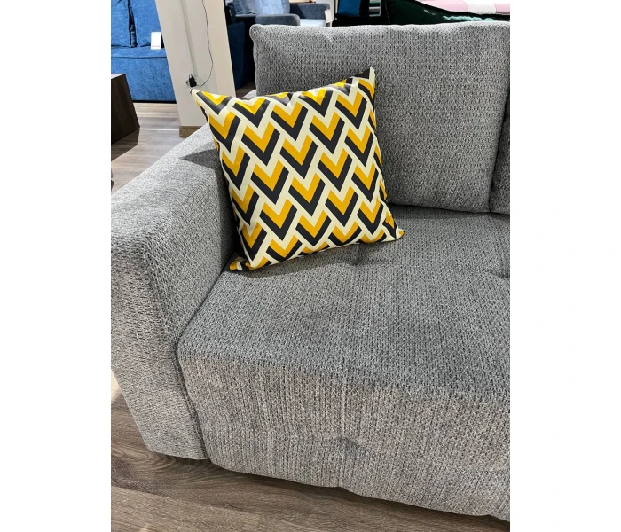 Прямий розкладний диван сірого кольору