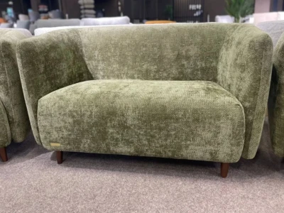 Набор для гостиной: диван-двойка и кресла с объёмным дизайном.