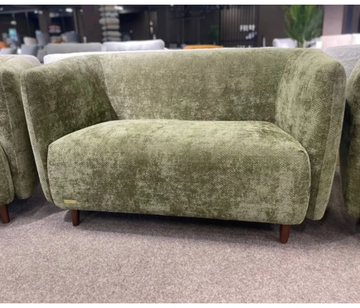 Набор для гостиной: диван-двойка и кресла с объёмным дизайном.