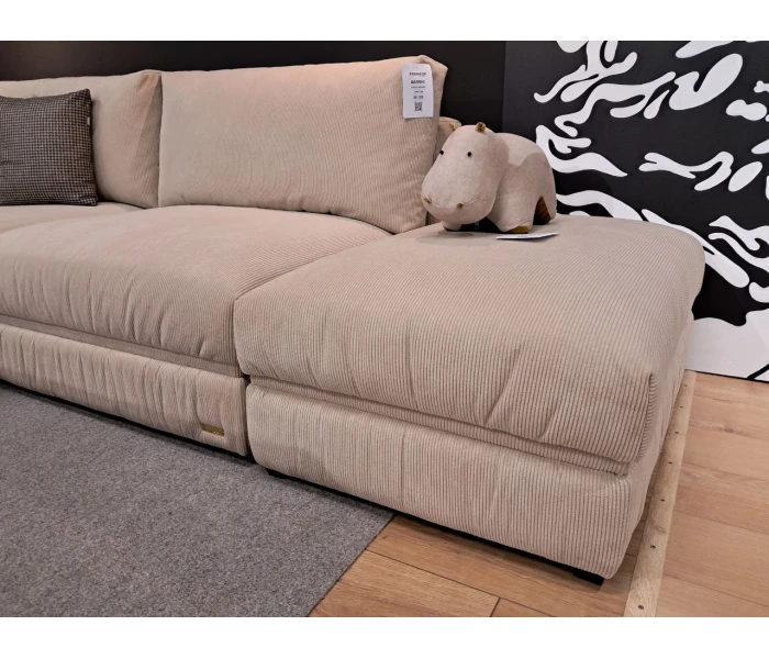 Диван в рубчик: модульная система