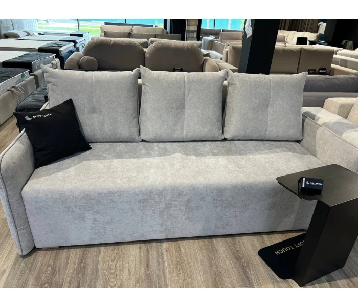 Прямий диван без ніжок з м'якими боковинами