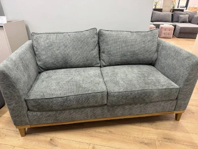 Диван прямий двомісний на дерев’яному каркасі