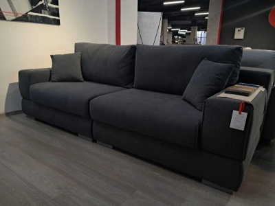 Прямой диван с фактурной обивкой «рубчик»