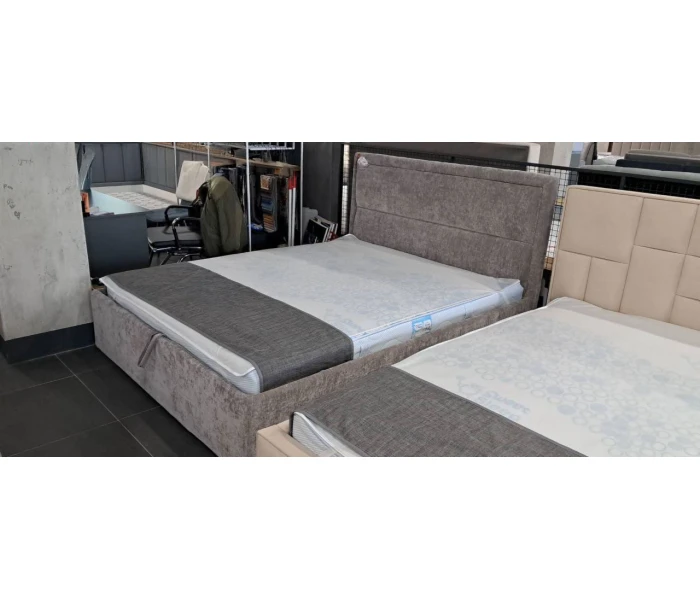 Велике ліжко з системою зберігання