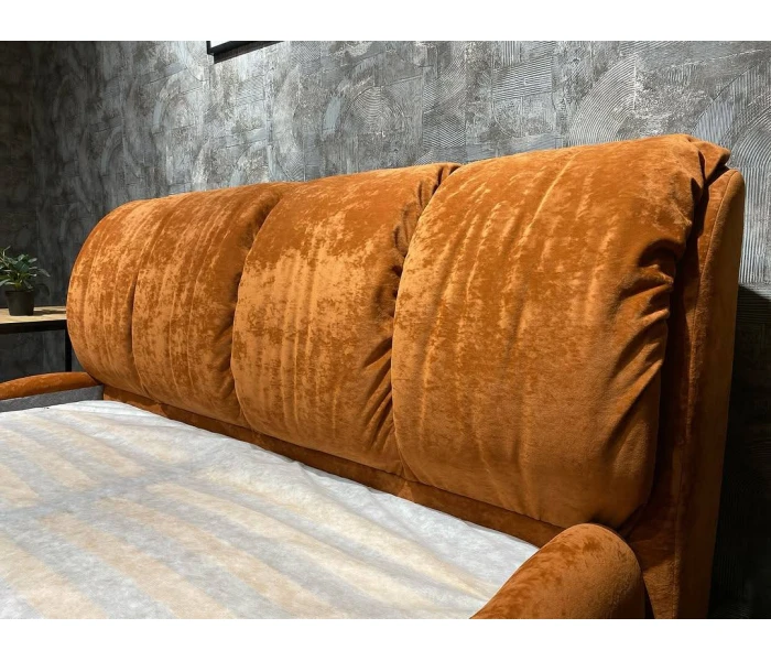 Роскошная кровать-платформа в терракотовом велюре