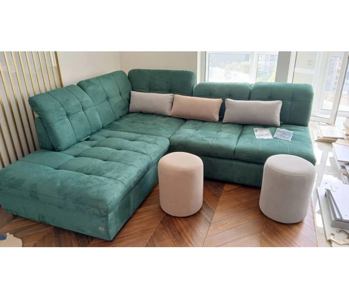 Удобный угловой диван с квадратной прострочкой