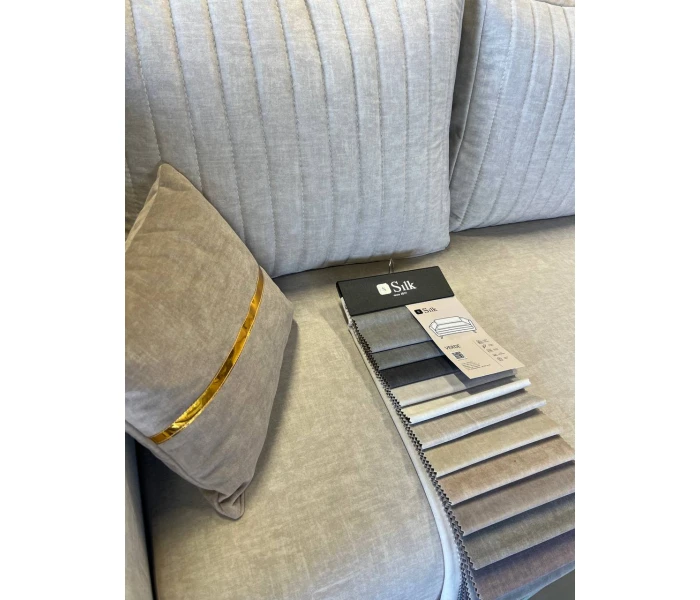 Диван прямий: вигнуті підлокітники, вертикальна стяжка