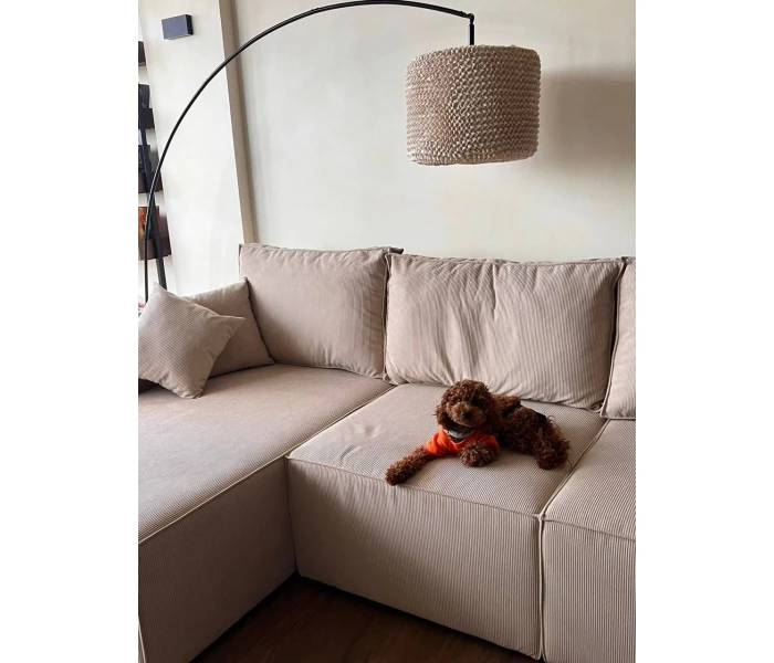 Секционный диван для гостиной с мягкими подушками