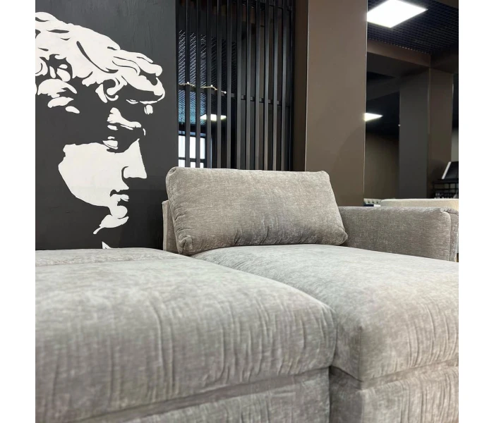 Комфортний кутовий диван із шеніловою текстурою