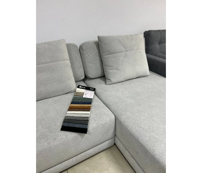 Світло-сірий диван-трансформер без підлокітників